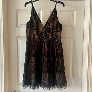 Dress the Population Nellie Lace Sequin V-Neck Dress Size Large